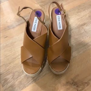 Steve Madden brown wedge